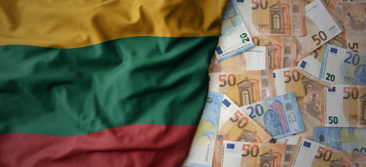 euro-notes-next-to-lithuania-flag