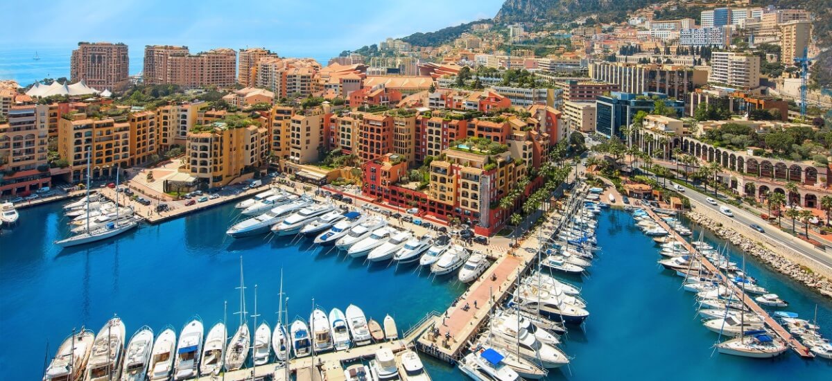 cityscape-view-over-a-marina-with-yachts