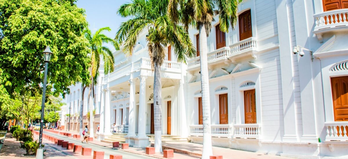 colombian-street-and-villa