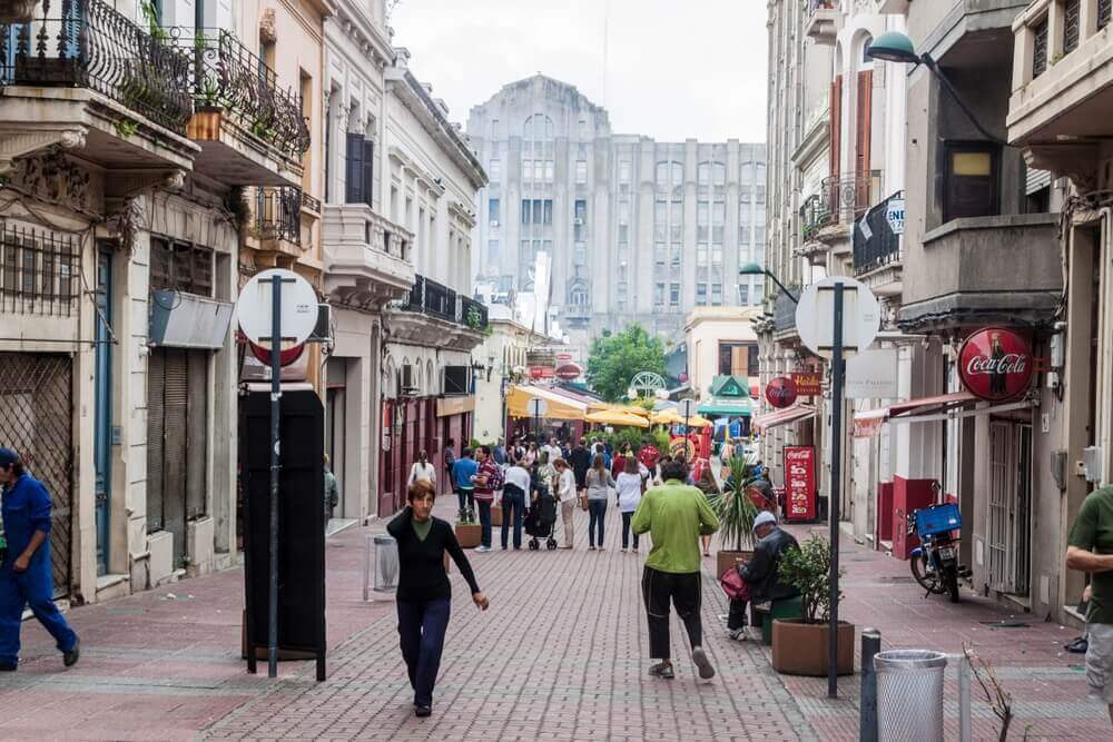 Em casa? Montevidéu será a cidade do exterior com maior número de