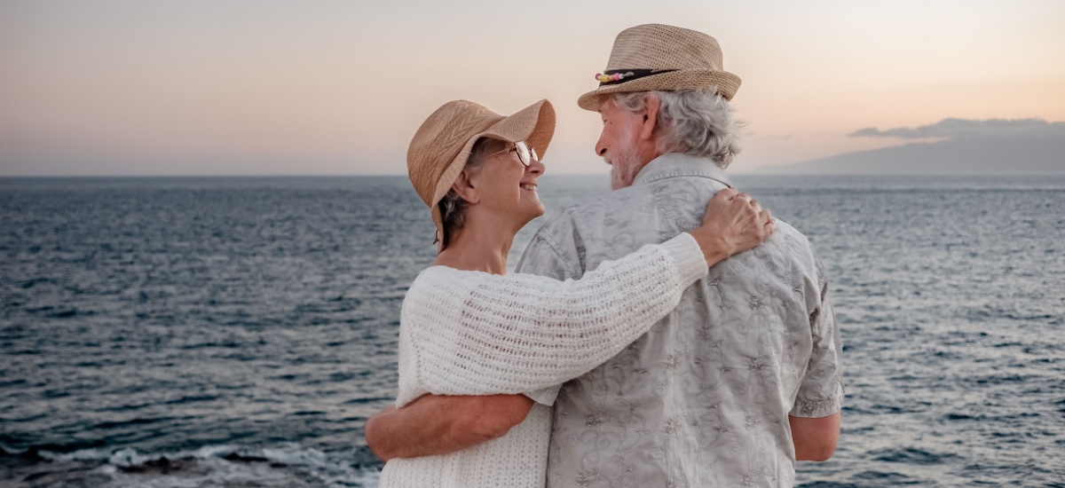 couple-at-sea