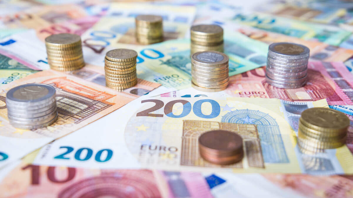 Co znamená nákup eur?