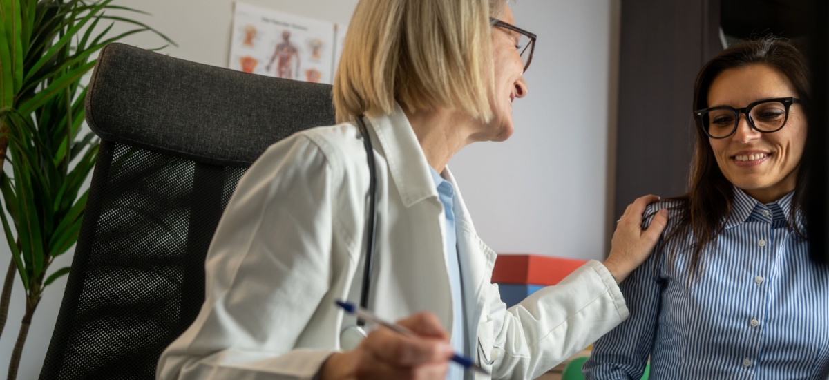 doctor-reassuring-a-female-patient