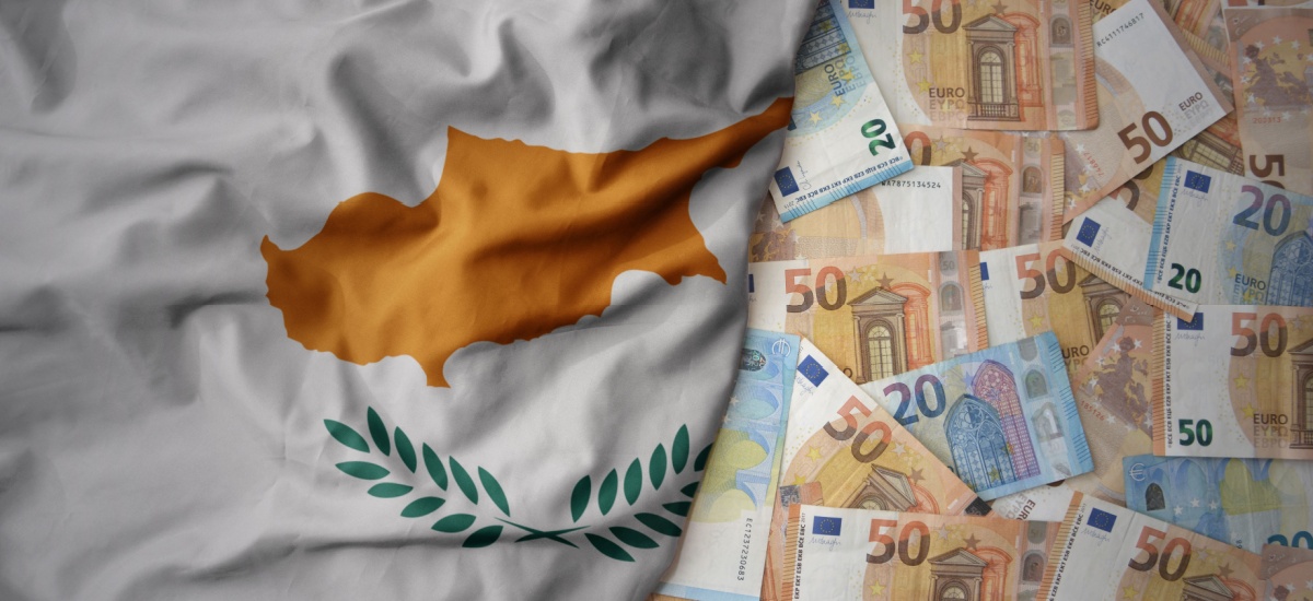 euro-notes-and-cyprus-flag