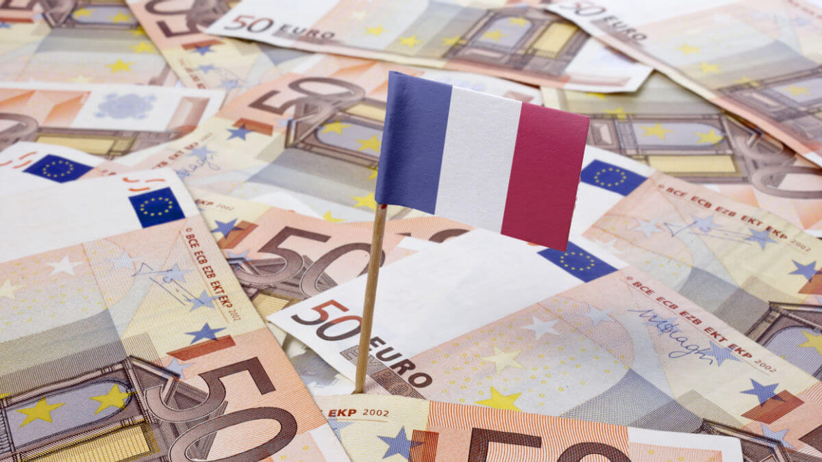 MUST-KNOW TIPS on how to open a French bank account as an American