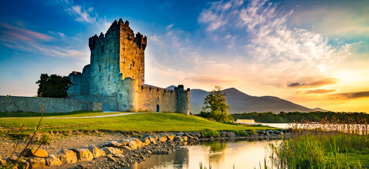 panorama-of-old-castle-in-ireland