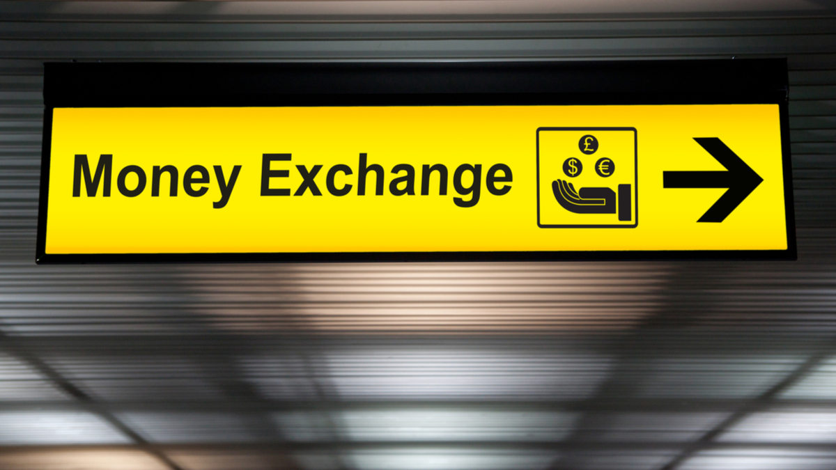Currency exchange in airport — avoid the foreign exchange nightmare - Wise