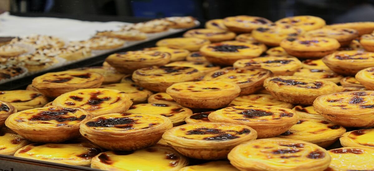pastel de natas popular street food snack in portugal