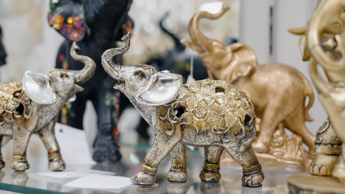 elephant-statue-indian-market