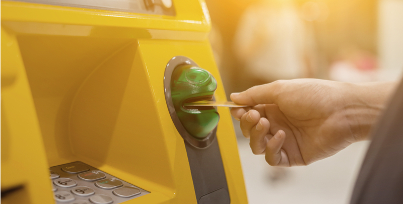 Különböző típusú külföldi ATM díjak