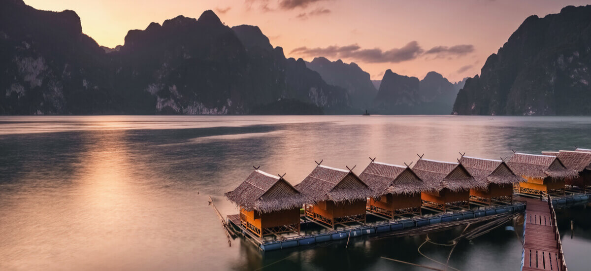 thai-houses-by-the-sea