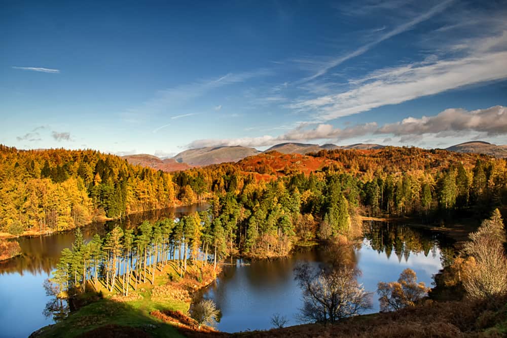 hiking-in-lake-district-tarn-hows