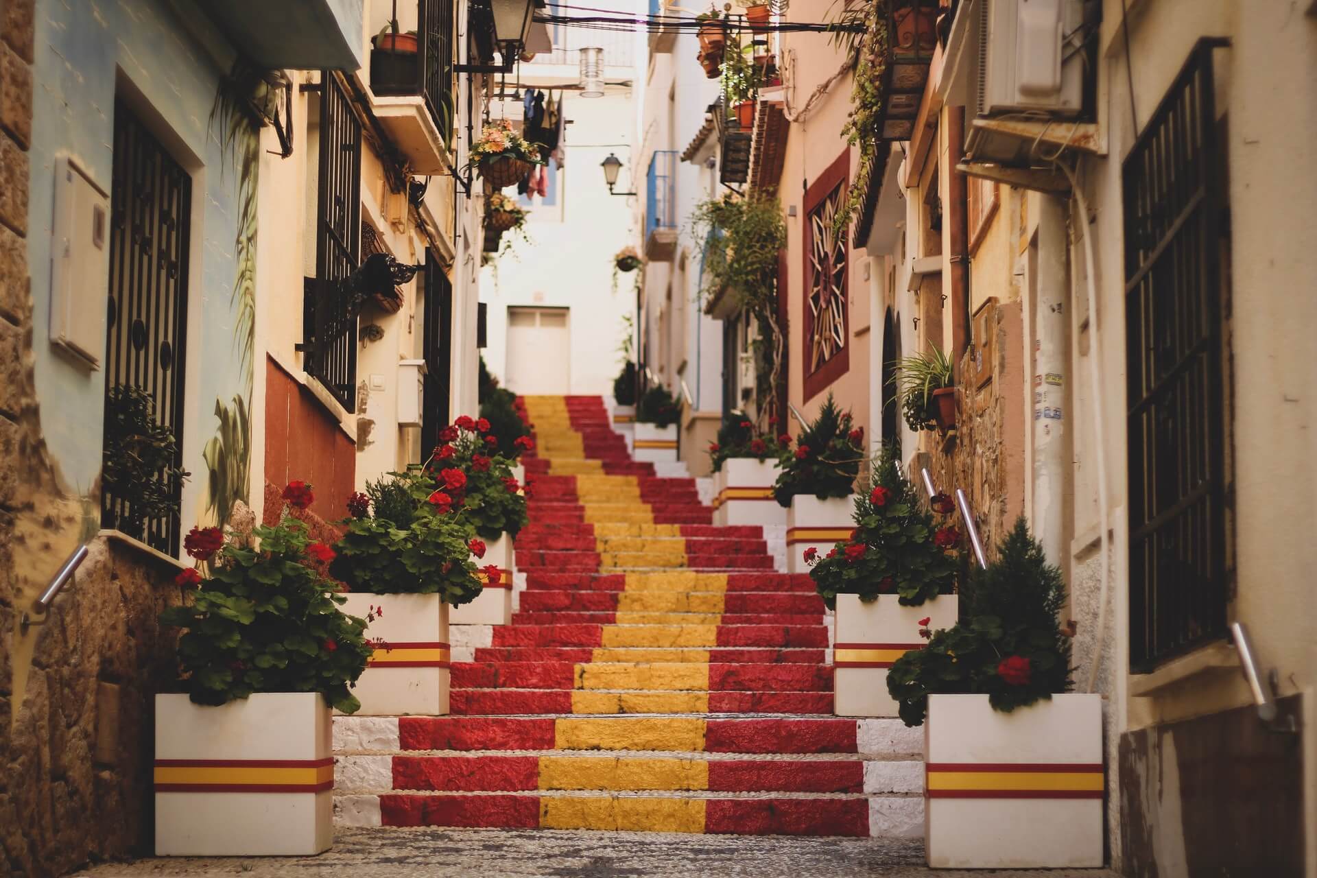 schody-w-hiszpanskim-miasteczku