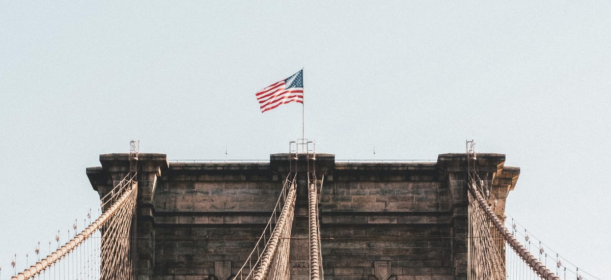 us-flag-brooklyn-bridge
