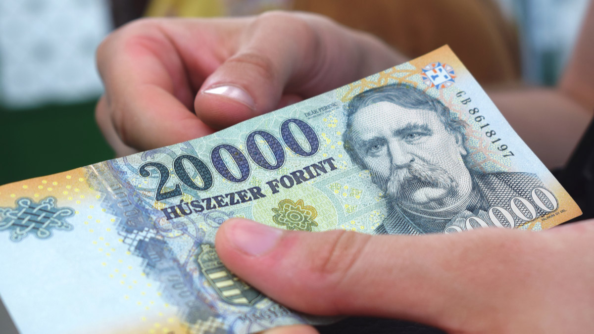 Cómo pagar en Budapest: tarjeta, euros, dólares o florines